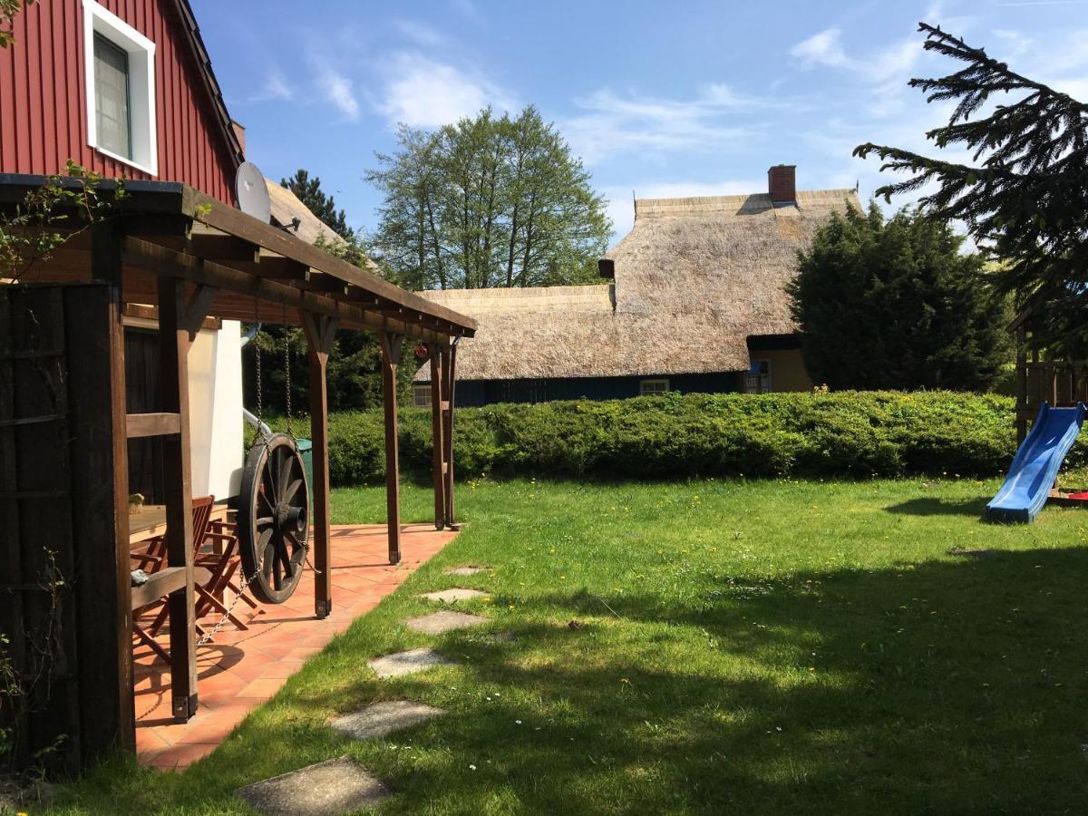 Trollhus - Grosses Familienfreundliches Ferienhaus Born Bagian luar foto