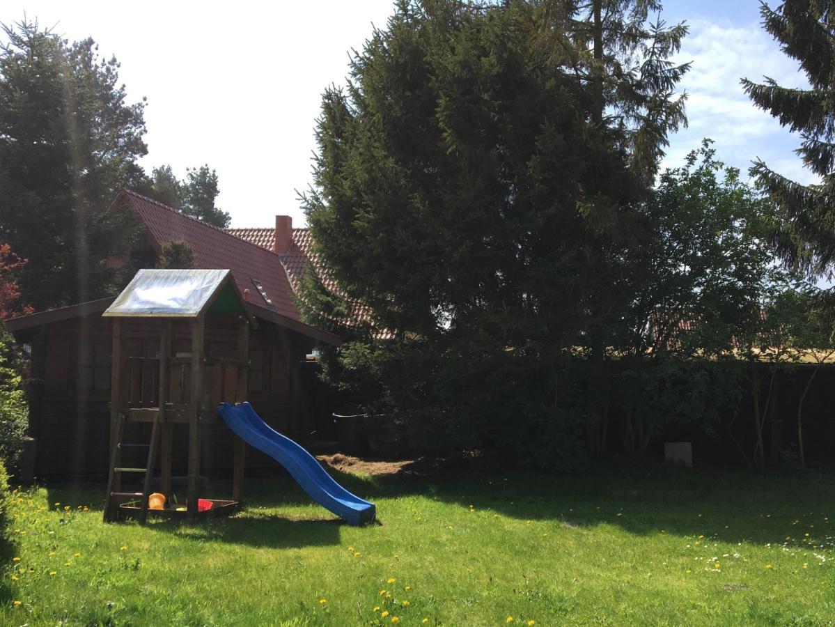 Trollhus - Grosses Familienfreundliches Ferienhaus Born Bagian luar foto